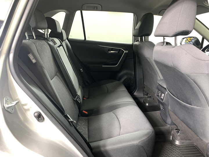 Toyota RAV4 2, 2021 года, Автоматическая, Серый