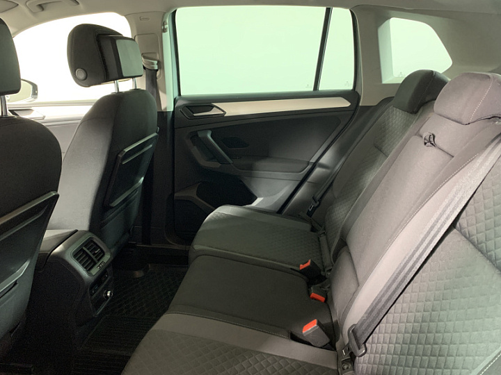 VOLKSWAGEN Tiguan 1.4, 2017 года, Робот, Серебристый