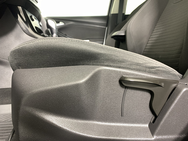 Ford Focus 1.5, 2018 года, Автоматическая, Белый