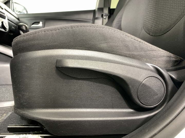 KIA Rio 1.6, 2015 года, Механика, БЕЛЫЙ