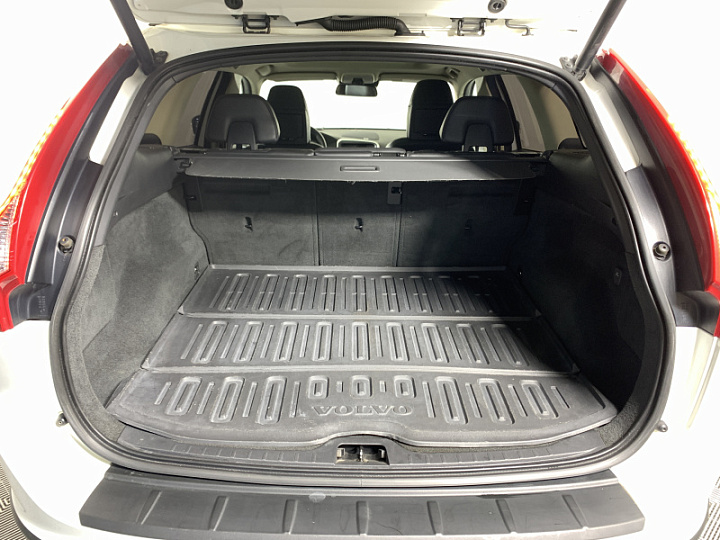 VOLVO XC60 2.4, 2012 года, Автоматическая, БЕЛЫЙ