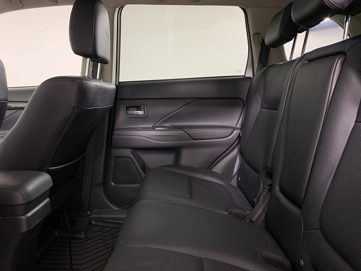 MITSUBISHI Outlander 2.4, 2016 года, Вариатор, БЕЛЫЙ