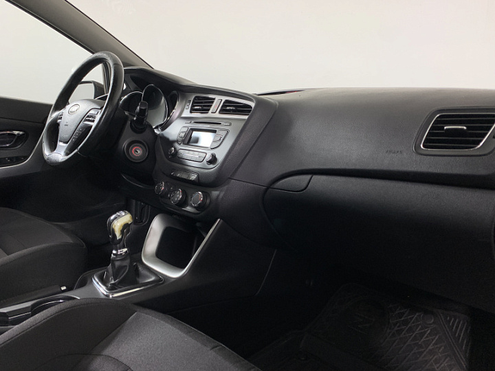 KIA Ceed 1.6, 2013 года, Механика, КОРИЧНЕВЫЙ