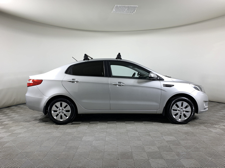 KIA Rio 1.6, 2013 года, Механика, Серебристый