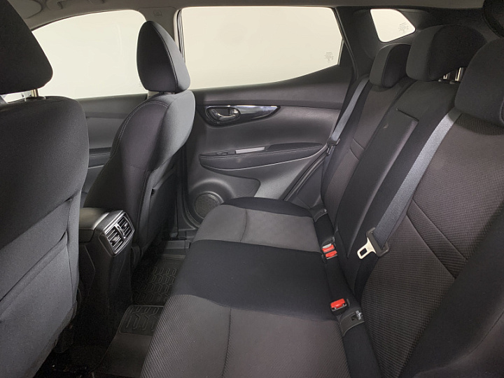 Nissan Qashqai 2, 2015 года, Механика, Серебристый