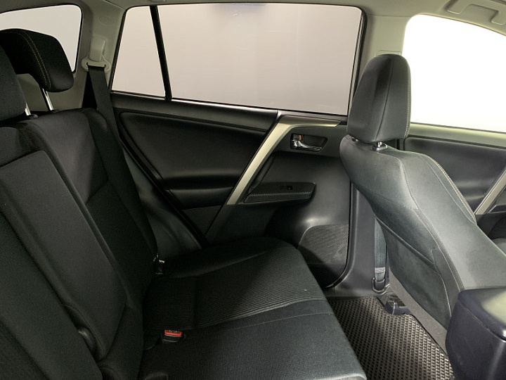 TOYOTA RAV4 2, 2015 года, Вариатор, БЕЛЫЙ