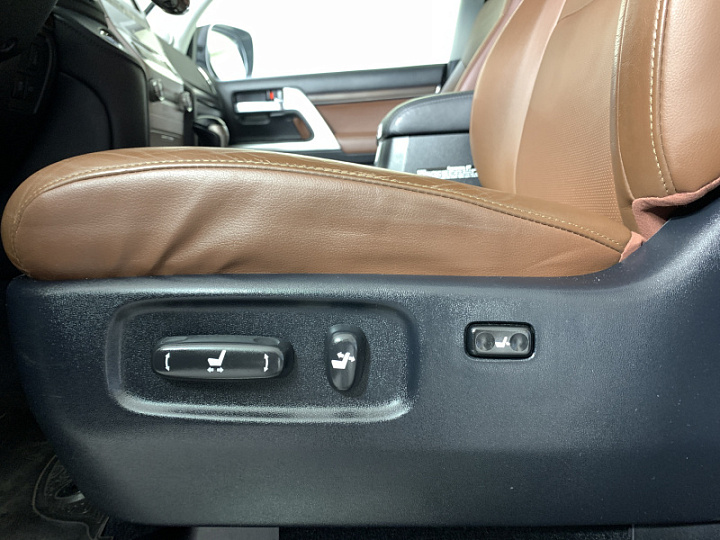 TOYOTA Land Cruiser 4.5, 2016 года, Автоматическая, БЕЛЫЙ