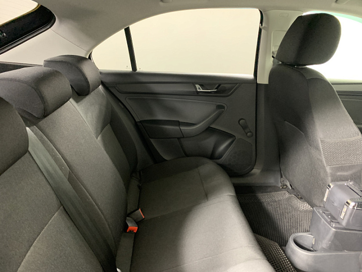 SKODA Rapid 1.6, 2018 года, Механика, ЧЕРНЫЙ