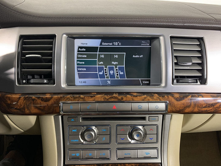 JAGUAR XF 3, 2010 года, Автоматическая, ЧЕРНЫЙ