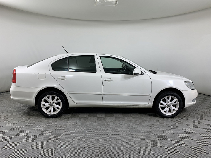 SKODA Octavia 1.4, 2012 года, Робот, БЕЛЫЙ