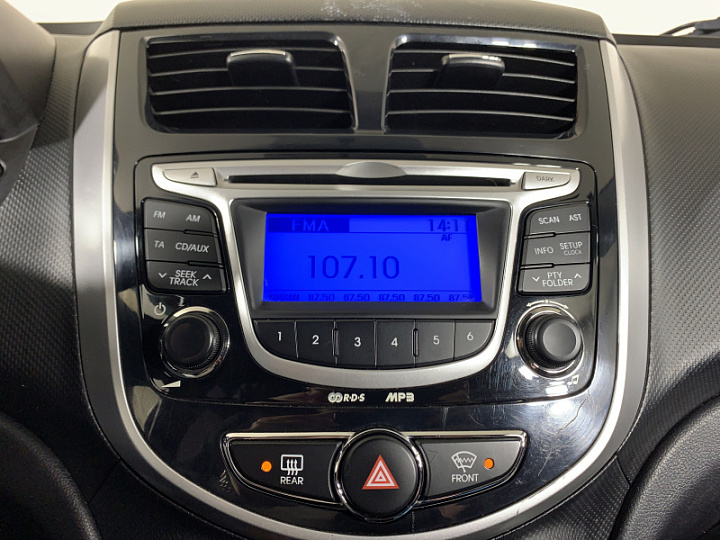 HYUNDAI Solaris 1.6, 2013 года, Механика, ФИОЛЕТОВЫЙ