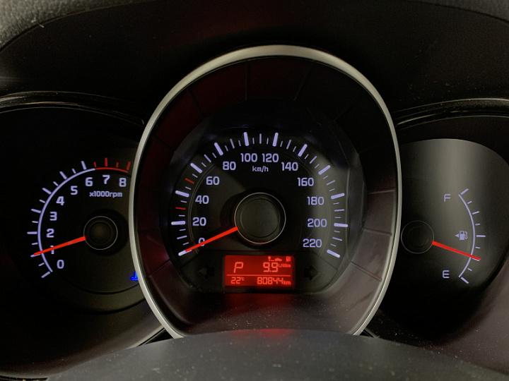 KIA Rio 1.4, 2015 года, Автоматическая, ТЕМНО-СЕРЫЙ