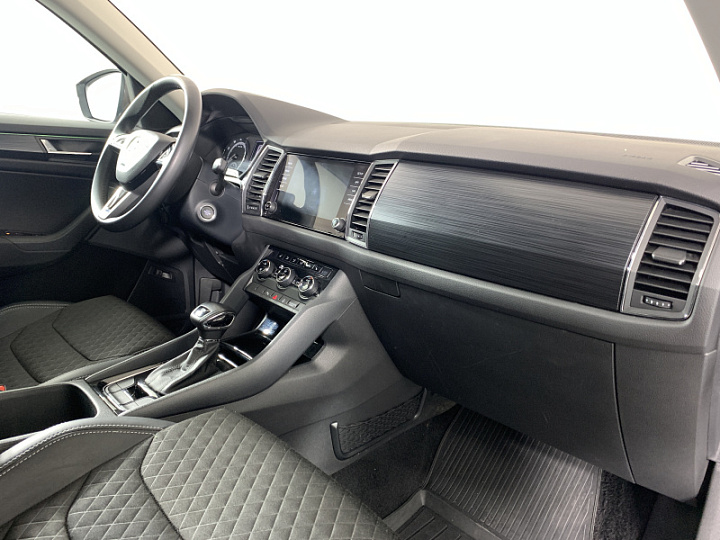 SKODA Kodiaq 2, 2018 года, Автоматическая, КОРИЧНЕВЫЙ