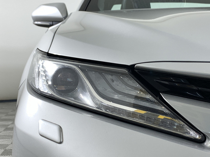 TOYOTA Camry 3.5, 2019 года, Автоматическая, Серебристый металлик