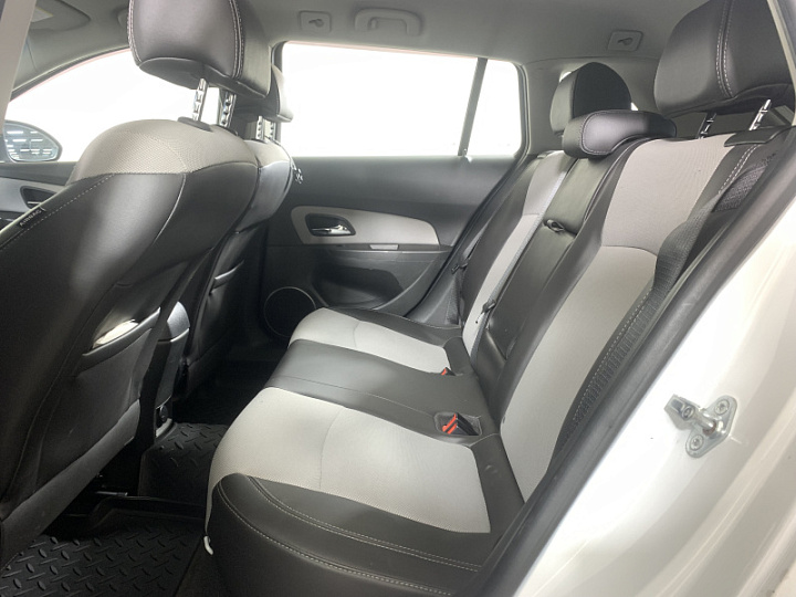 Chevrolet Cruze 1.8, 2013 года, Автоматическая, Белый