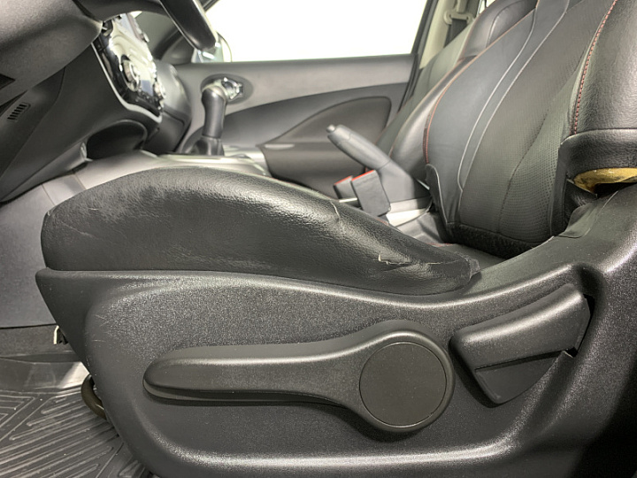 NISSAN Juke 1.6, 2010 года, Механика, ЧЕРНЫЙ
