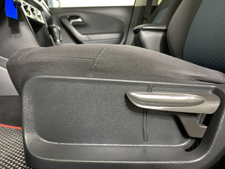 VOLKSWAGEN Polo 1.6, 2013 года, Автоматическая, ЧЕРНЫЙ