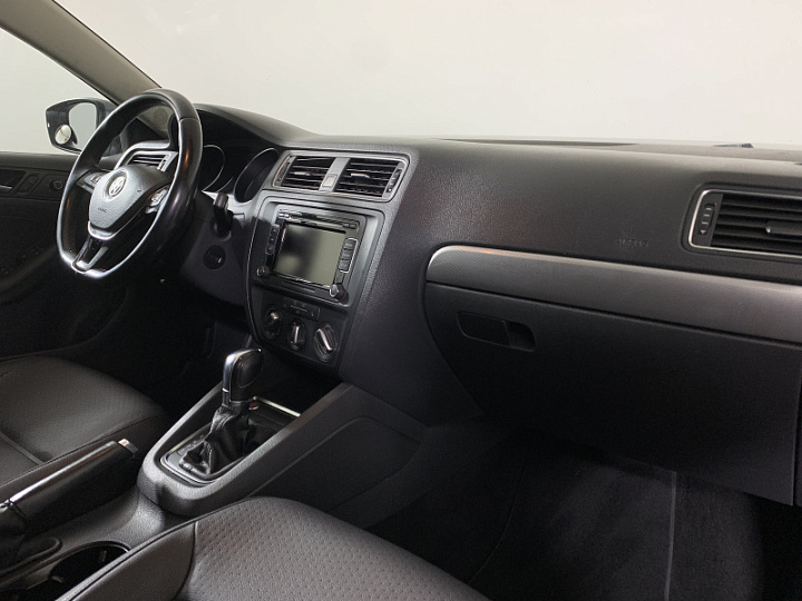 Volkswagen Jetta 1.8, 2015 года, Автоматическая, Светло серый