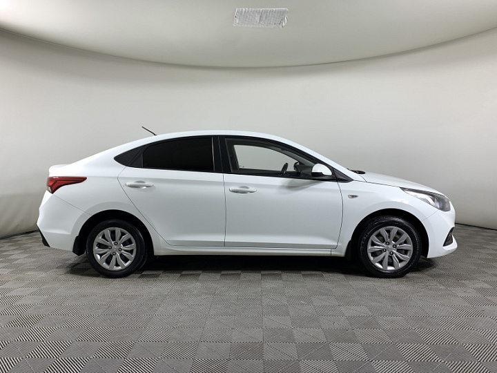Hyundai Solaris 1.6, 2018 года, Автоматическая, белый