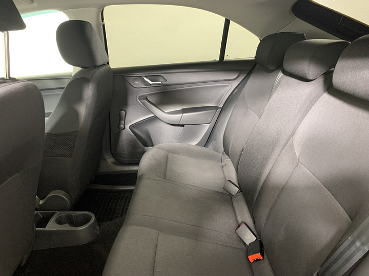 Skoda Rapid 1.6, 2017 года, Механика, Черный