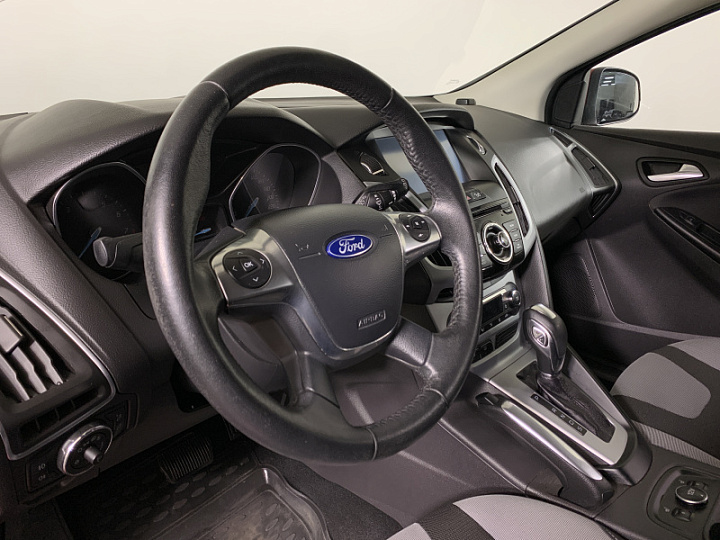 FORD Focus 1.6, 2013 года, Робот, КРАСНЫЙ