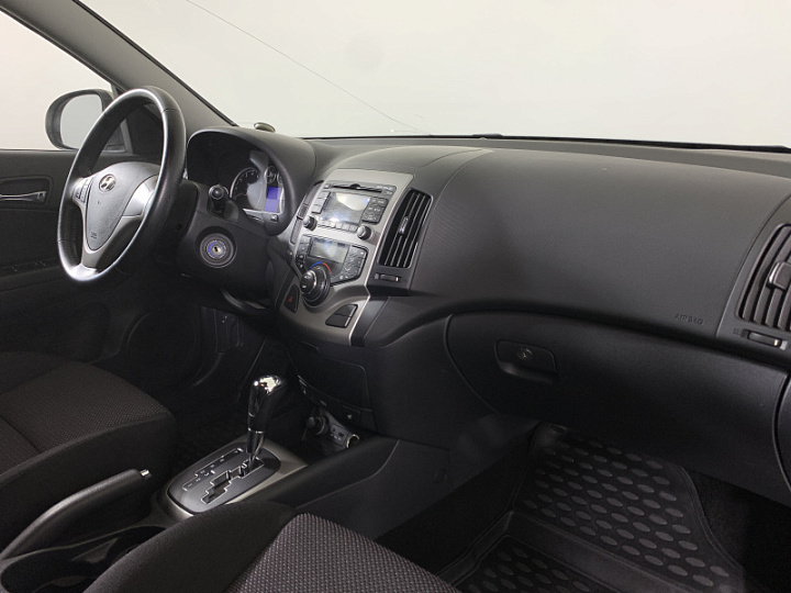 HYUNDAI i30 1.6, 2009 года, Автоматическая, БЕЖЕВЫЙ