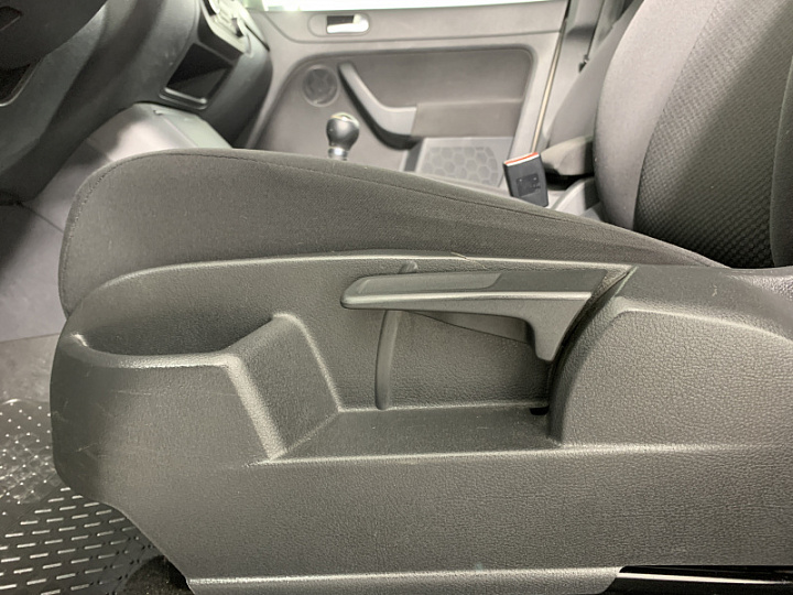VOLKSWAGEN Golf Plus 1.6, 2011 года, Механика, Серо-коричневый