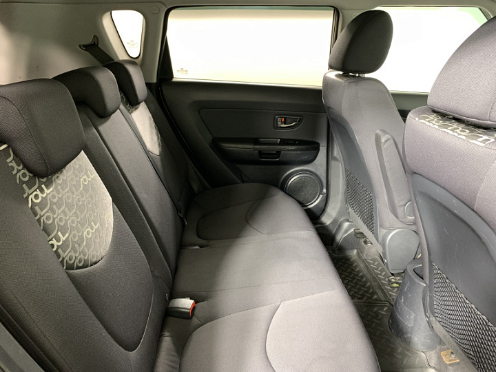 KIA Soul 1.6, 2010 года, Автоматическая, Серый