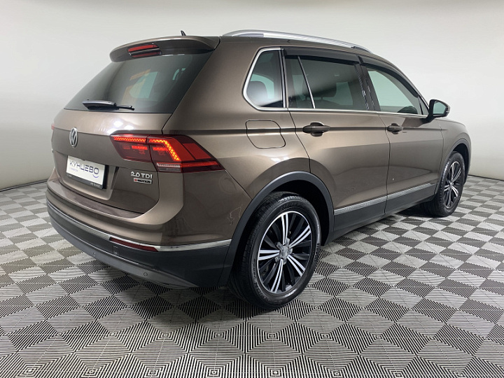 Volkswagen Tiguan 2, 2017 года, Робот, КОРИЧНЕВЫЙ