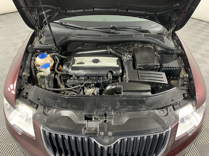 SKODA Superb 2, 2012 года, Робот, Вишневый