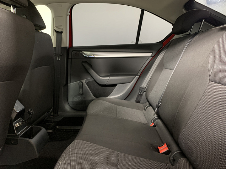 SKODA Octavia 1.2, 2014 года, Механика, КРАСНЫЙ