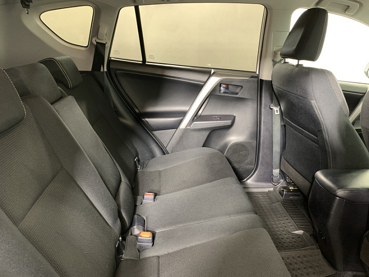 TOYOTA RAV4 2.2, 2018 года, Автоматическая, БЕЛЫЙ