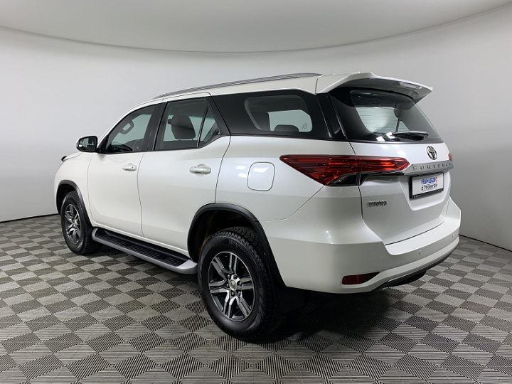 TOYOTA Fortuner 2.8, 2018 года, Автоматическая, БЕЛЫЙ