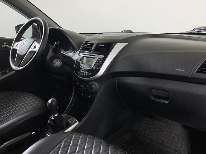 HYUNDAI Solaris 1.6, 2013 года, Механика, ФИОЛЕТОВЫЙ