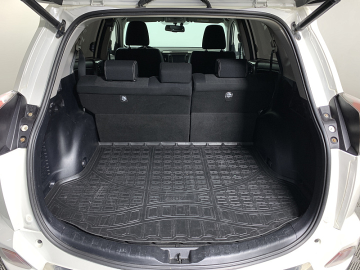 TOYOTA RAV4 2.2, 2018 года, Автоматическая, БЕЛЫЙ