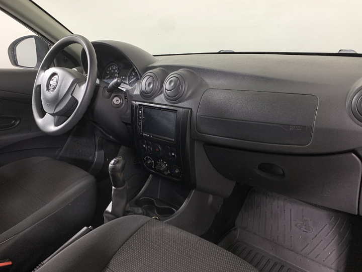 NISSAN Almera 1.6, 2015 года, Механика, Серебристый