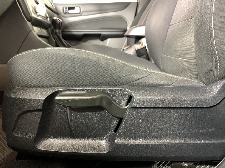 FORD Focus 1.8, 2010 года, Механика, ТЕМНО-СЕРЫЙ