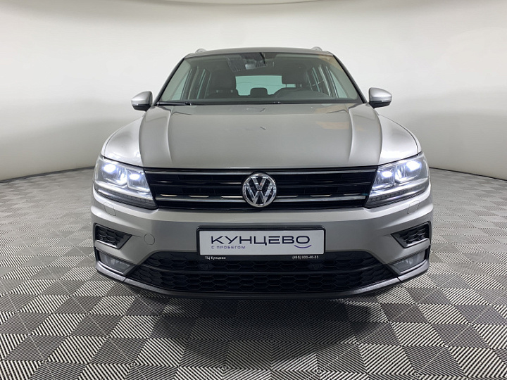 Volkswagen Tiguan 1.4, 2018 года, Робот, cеребристый