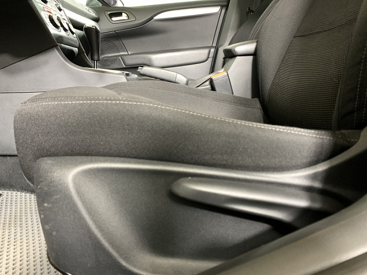 Citroen C4 1.6, 2015 года, Автоматическая, Светло серый