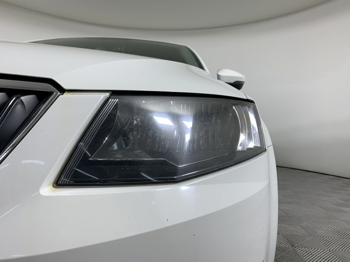 SKODA Octavia 1.4, 2016 года, Робот, БЕЛЫЙ