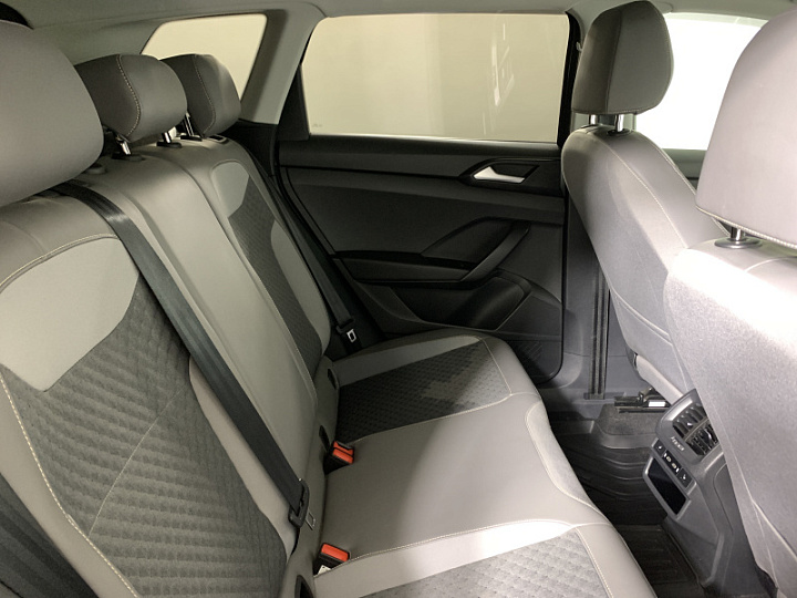 VOLKSWAGEN TAOS 1.4, 2021 года, Автоматическая, СЕРЫЙ