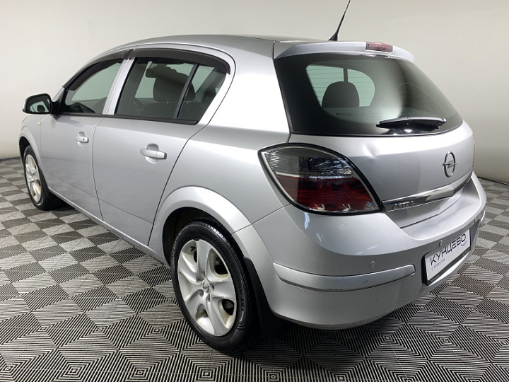 Opel Astra 1.8, 2014 года, Автоматическая, Серебристый
