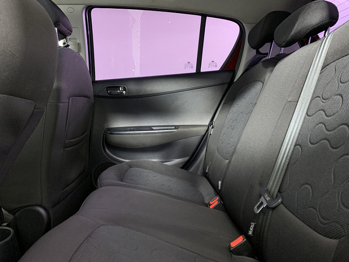 HYUNDAI i20 1.4, 2010 года, Механика, Вишневый