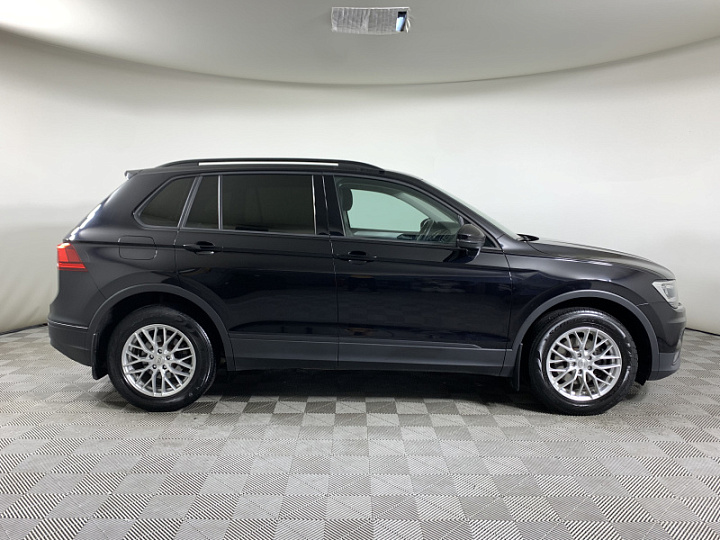 Volkswagen Tiguan 1.4, 2020 года, Робот, Черный