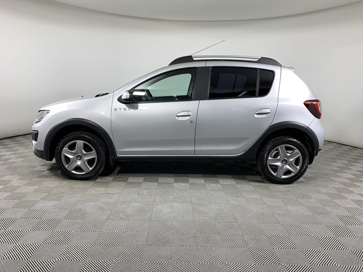 RENAULT Sandero Stepway 1.6, 2018 года, Автоматическая, Серебристо-желтый