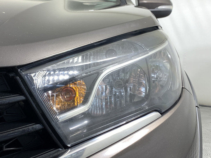 Lada Vesta 1.8, 2017 года, Робот, КОРИЧНЕВЫЙ