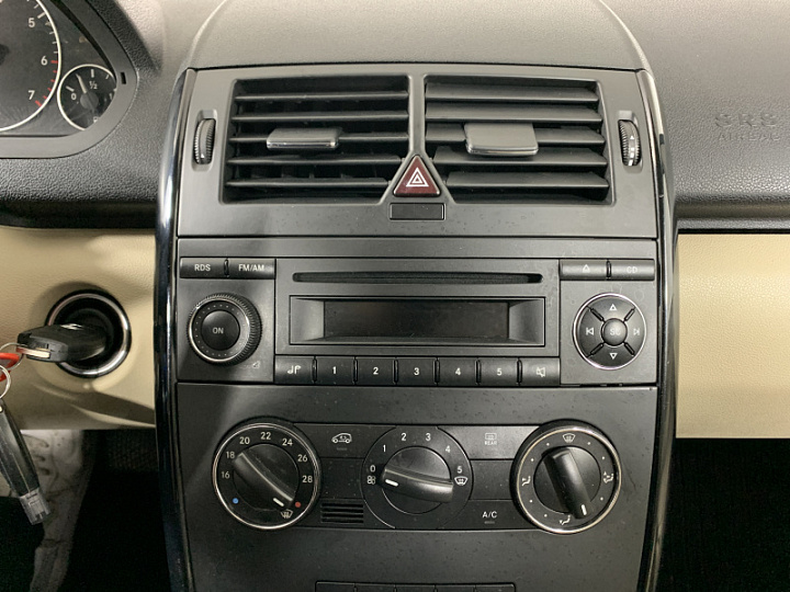 MERCEDES-BENZ A-Класс 1.7, 2012 года, Вариатор, БЕЛЫЙ