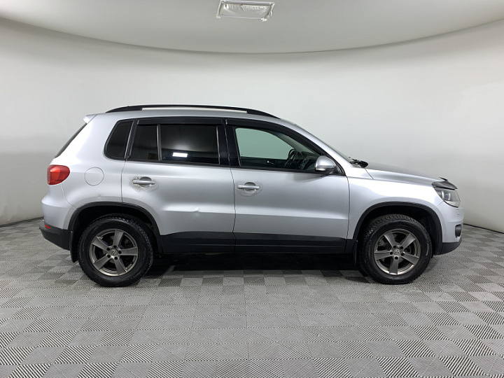 VOLKSWAGEN Tiguan 1.4, 2012 года, Механика, Серебристый