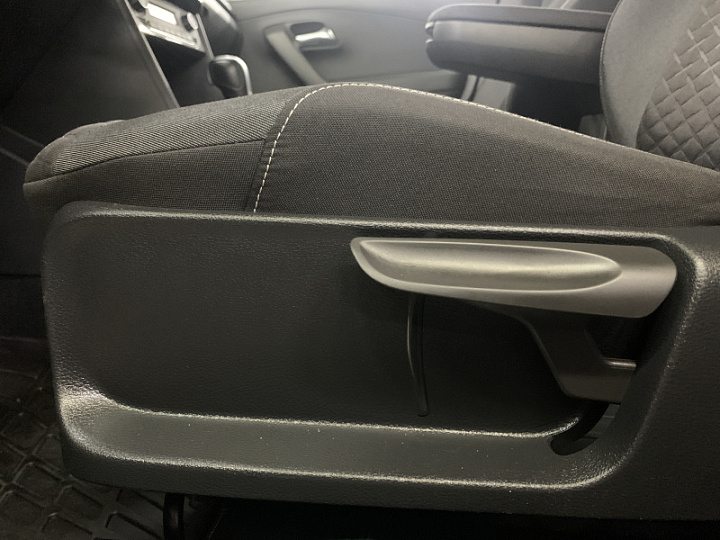 VOLKSWAGEN Polo 1.6, 2018 года, Автоматическая, КОРИЧНЕВЫЙ