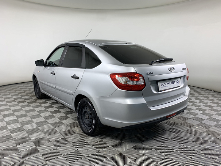 Lada Granta 1.6, 2017 года, Механика, Серебристый